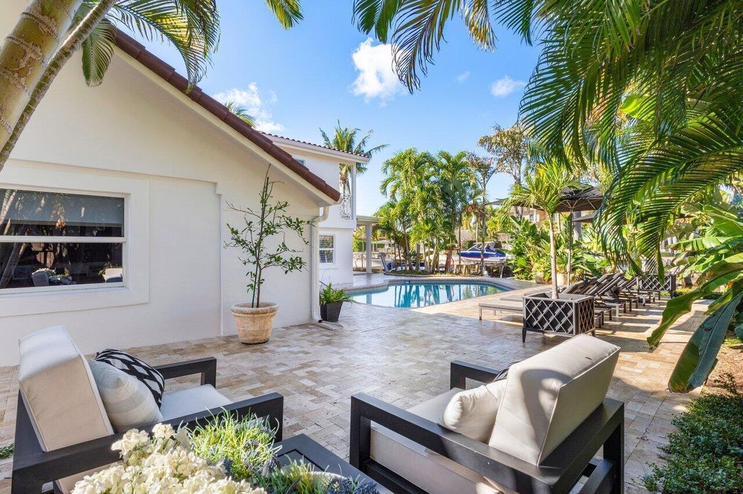 合同活跃: $13,500 (4 贝兹, 4 浴室, 3147 平方英尺)