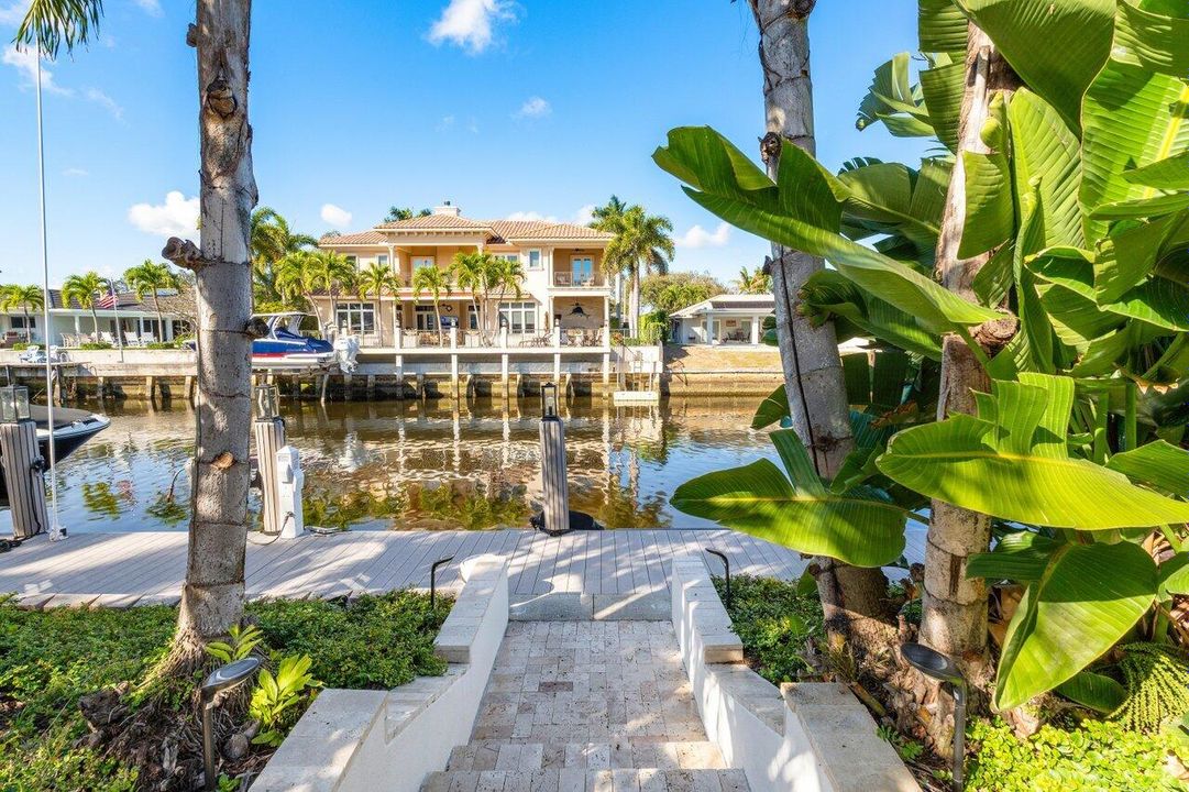 合同活跃: $13,500 (4 贝兹, 4 浴室, 3147 平方英尺)