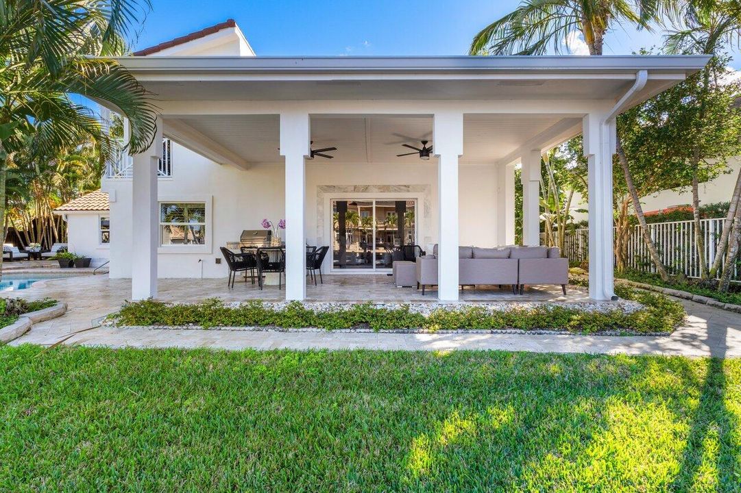 合同活跃: $13,500 (4 贝兹, 4 浴室, 3147 平方英尺)