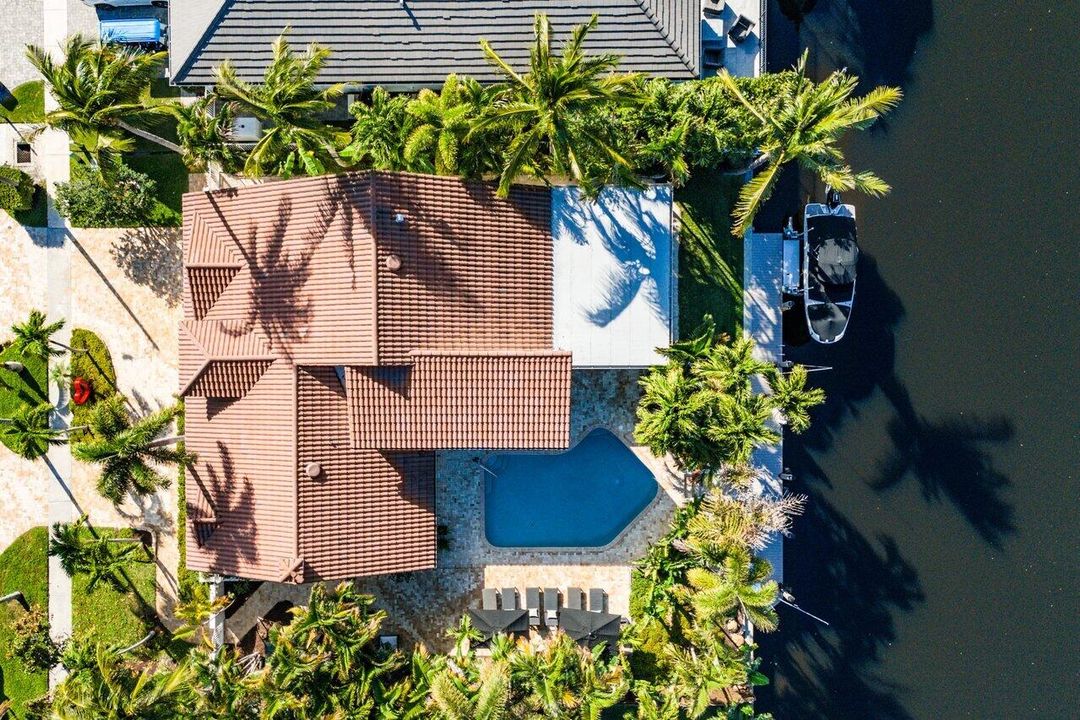 合同活跃: $13,500 (4 贝兹, 4 浴室, 3147 平方英尺)