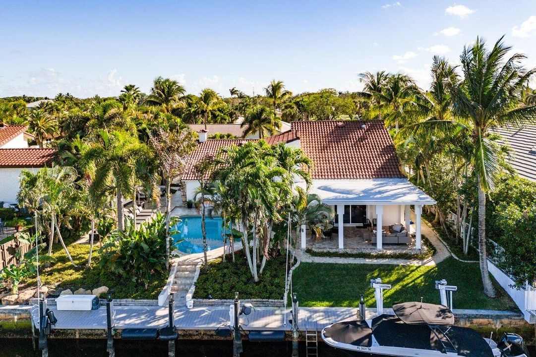 合同活跃: $13,500 (4 贝兹, 4 浴室, 3147 平方英尺)