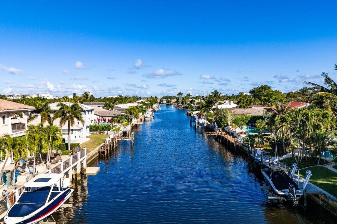 合同活跃: $13,500 (4 贝兹, 4 浴室, 3147 平方英尺)