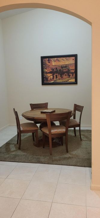 For Sale: $325,000 (2 beds, 2 baths, 1259 Square Feet)