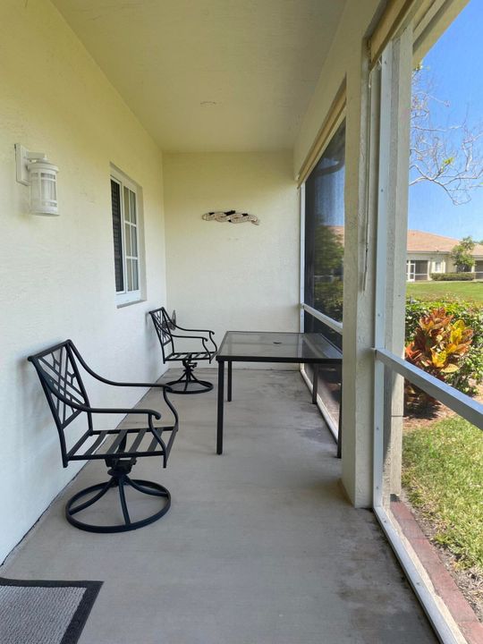 For Sale: $325,000 (2 beds, 2 baths, 1259 Square Feet)