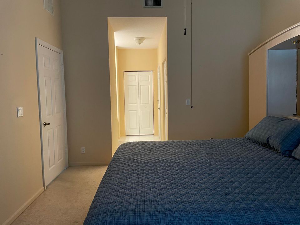 For Sale: $325,000 (2 beds, 2 baths, 1259 Square Feet)