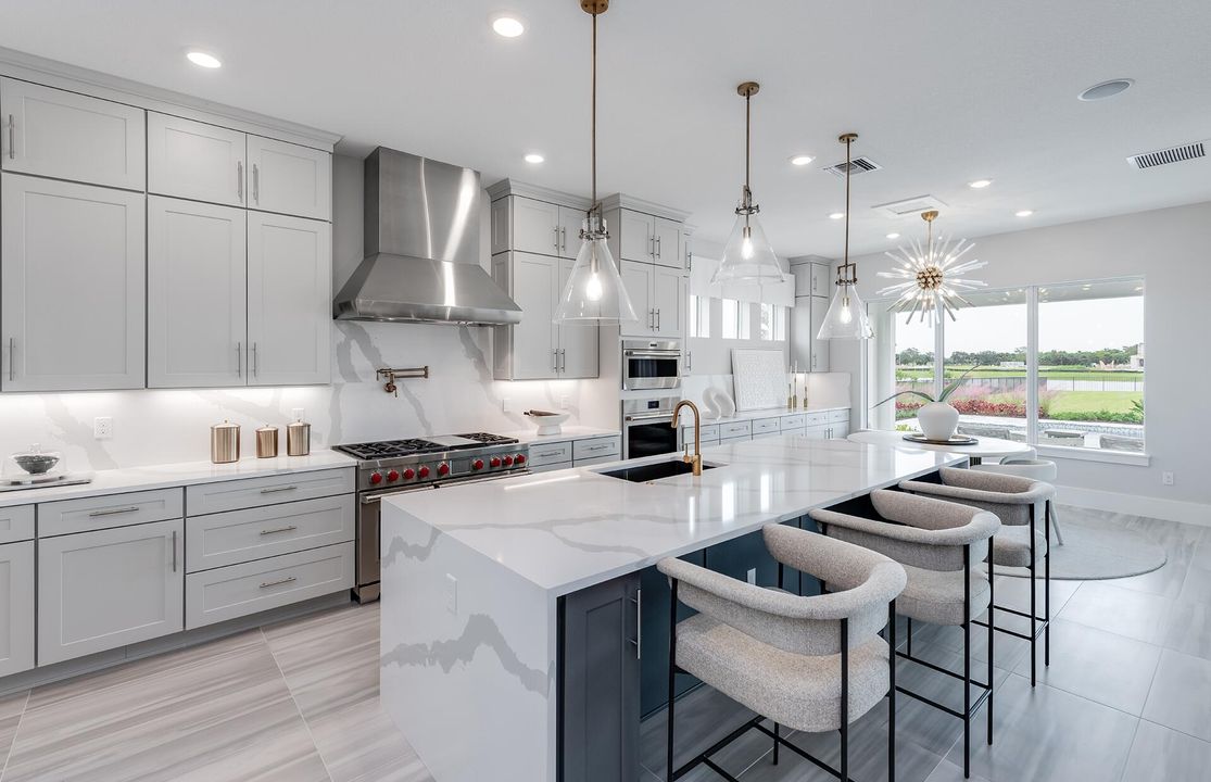 Active With Contract: $4,668,485 (5 beds, 6 baths, 5427 Square Feet)