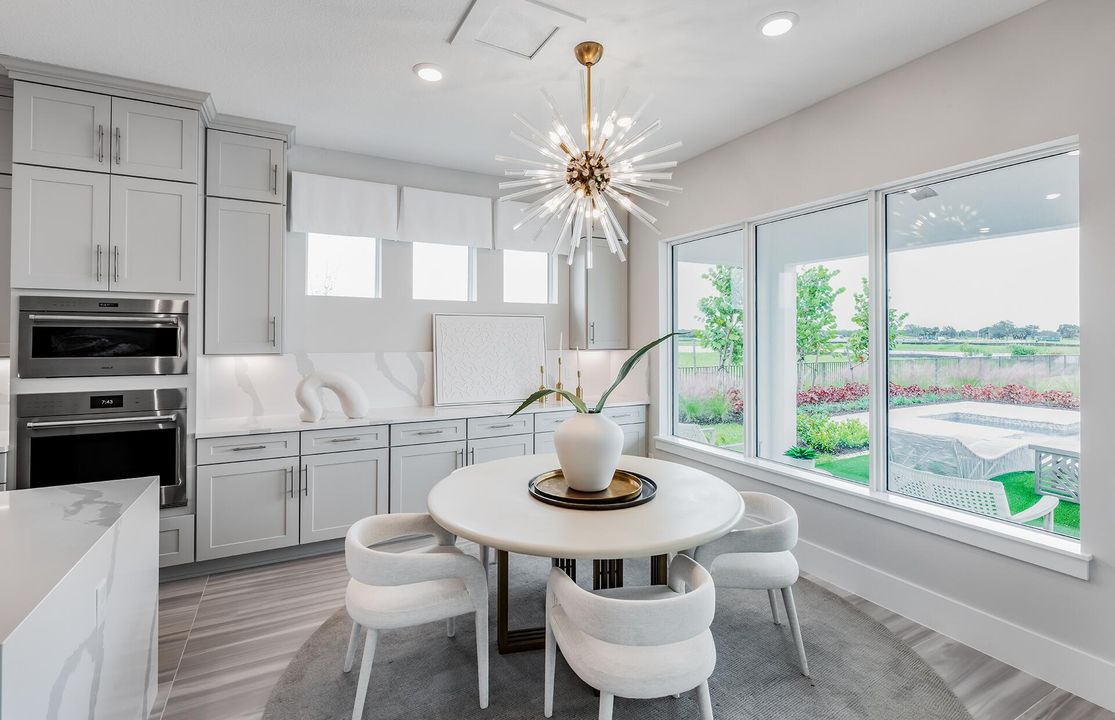 Active With Contract: $4,668,485 (5 beds, 6 baths, 5427 Square Feet)