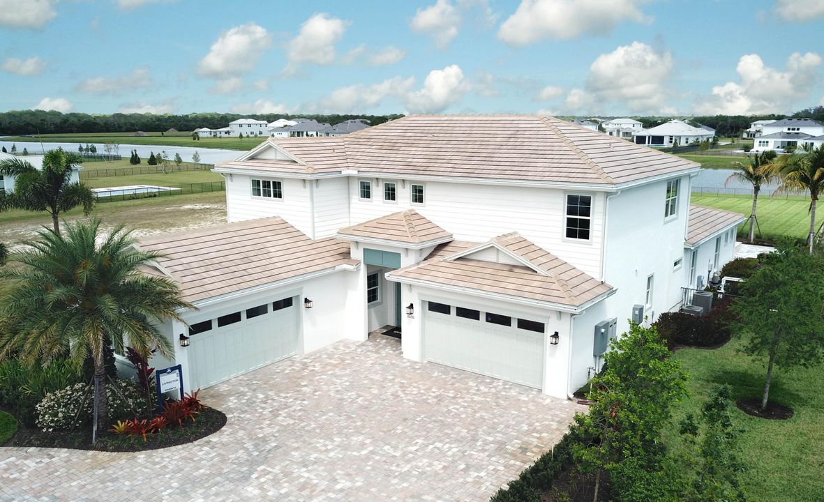 Active With Contract: $4,668,485 (5 beds, 6 baths, 5427 Square Feet)