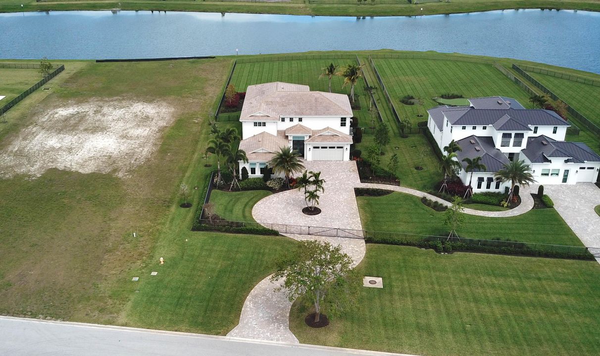 Active With Contract: $4,668,485 (5 beds, 6 baths, 5427 Square Feet)