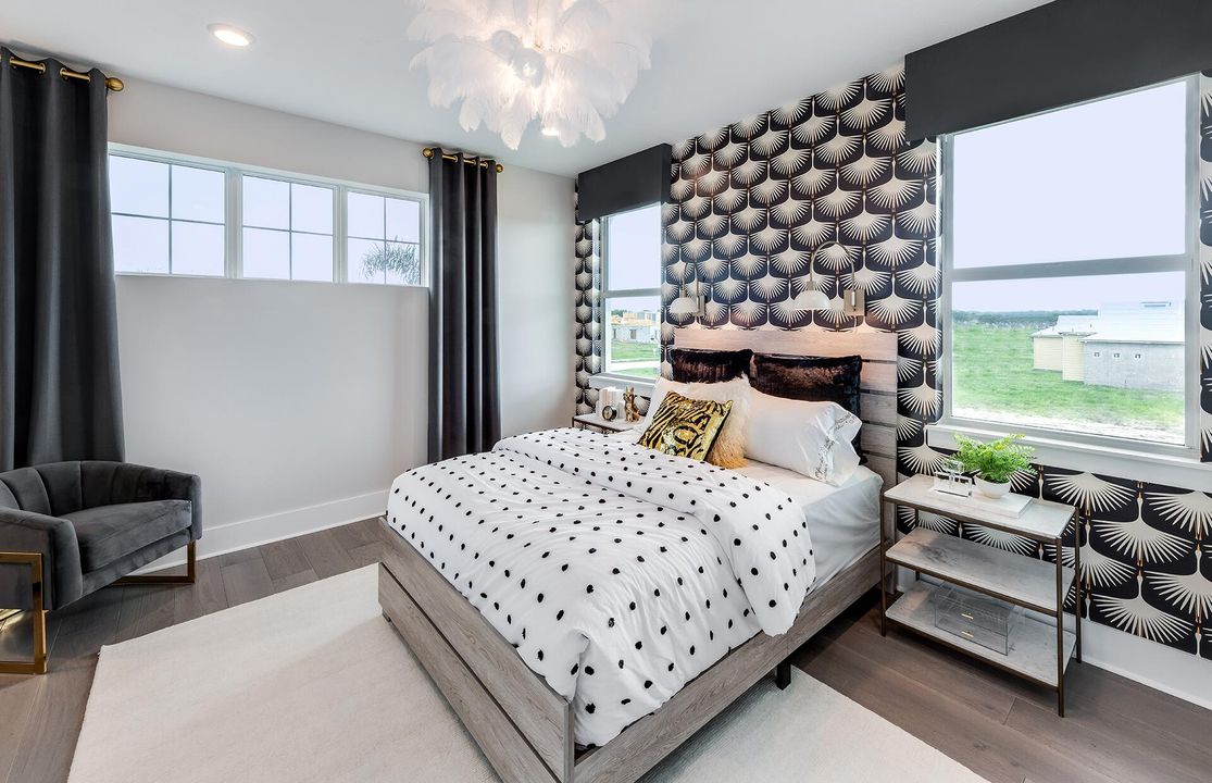 Active With Contract: $4,668,485 (5 beds, 6 baths, 5427 Square Feet)