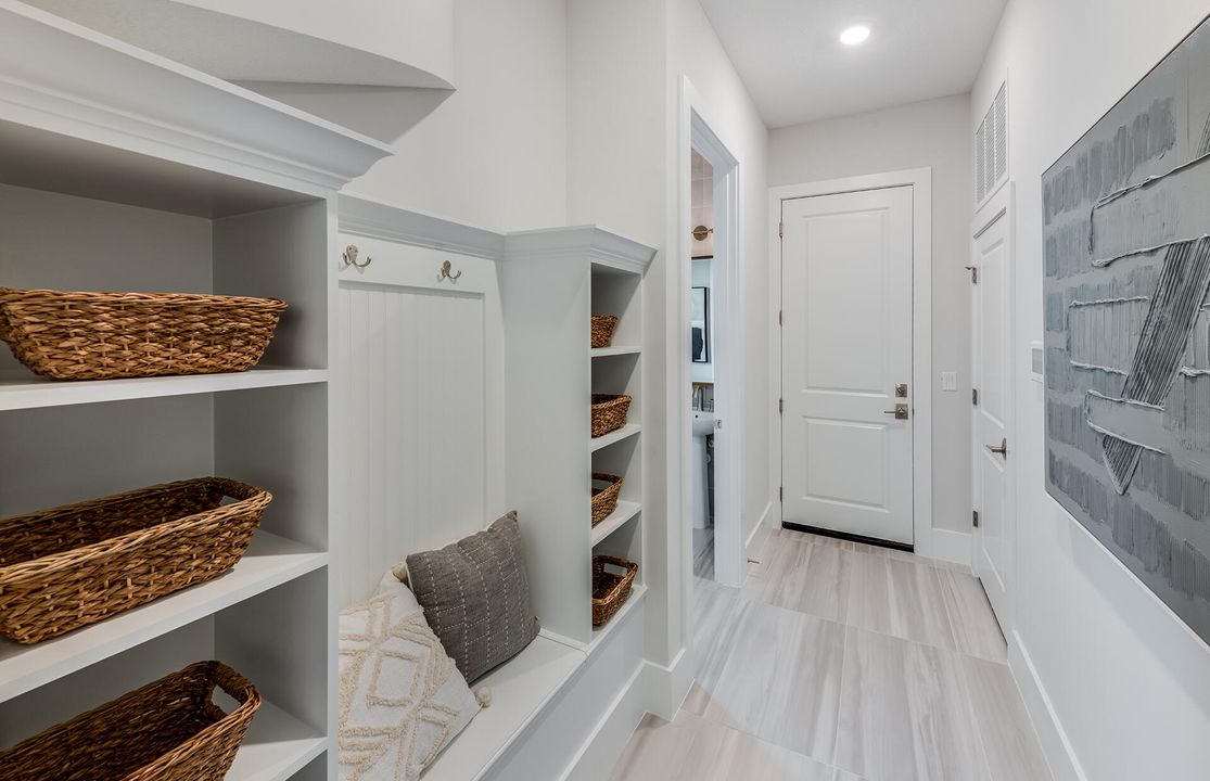 Active With Contract: $4,668,485 (5 beds, 6 baths, 5427 Square Feet)