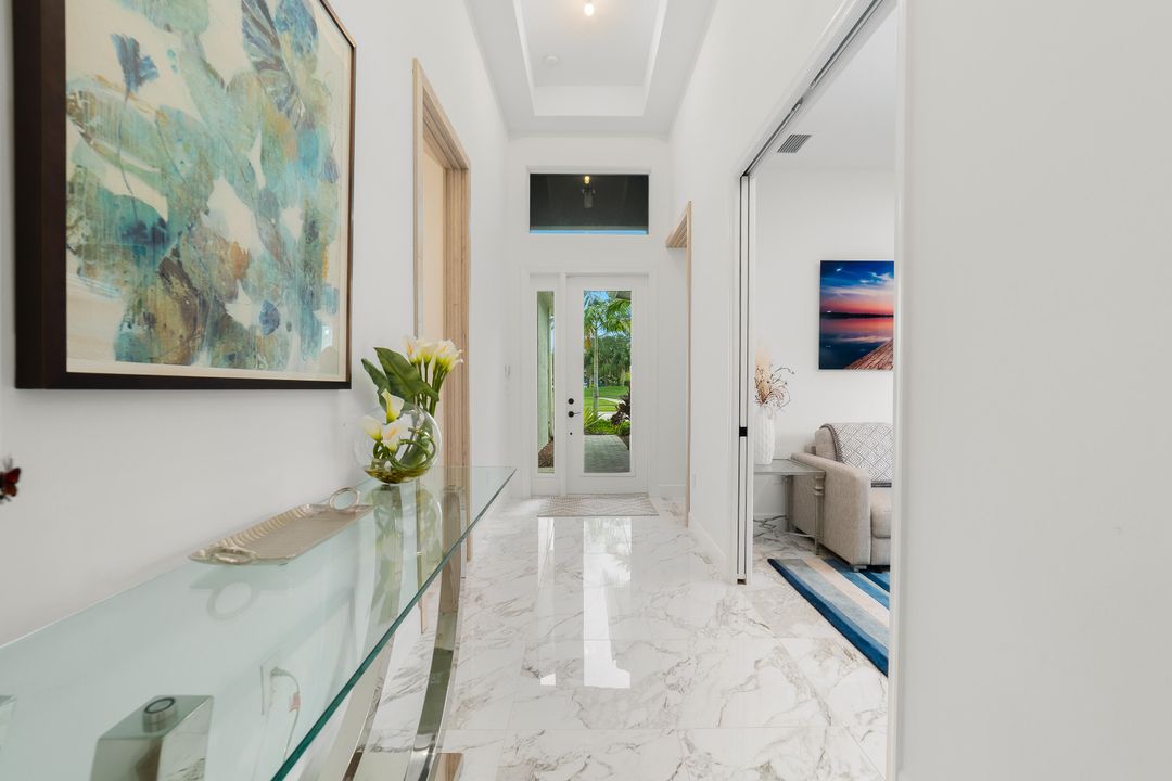 Vendido Recientemente: $1,200,000 (3 camas, 3 baños, 2371 Pies cuadrados)