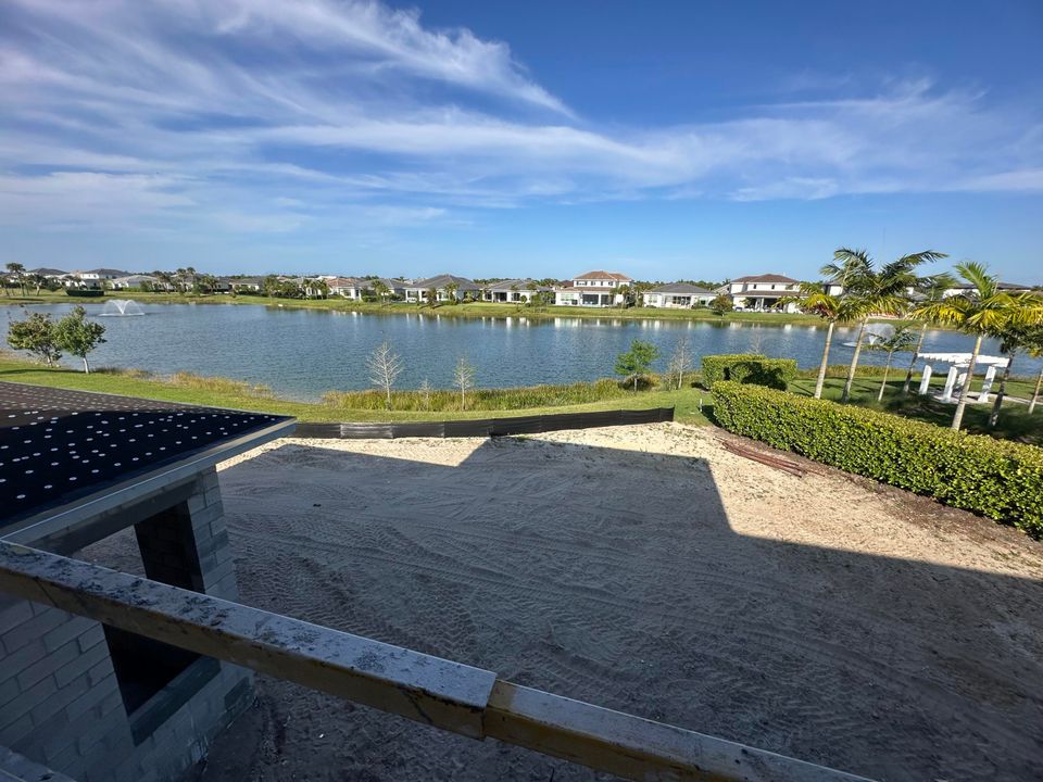 Active With Contract: $3,697,631 (5 beds, 6 baths, 6033 Square Feet)