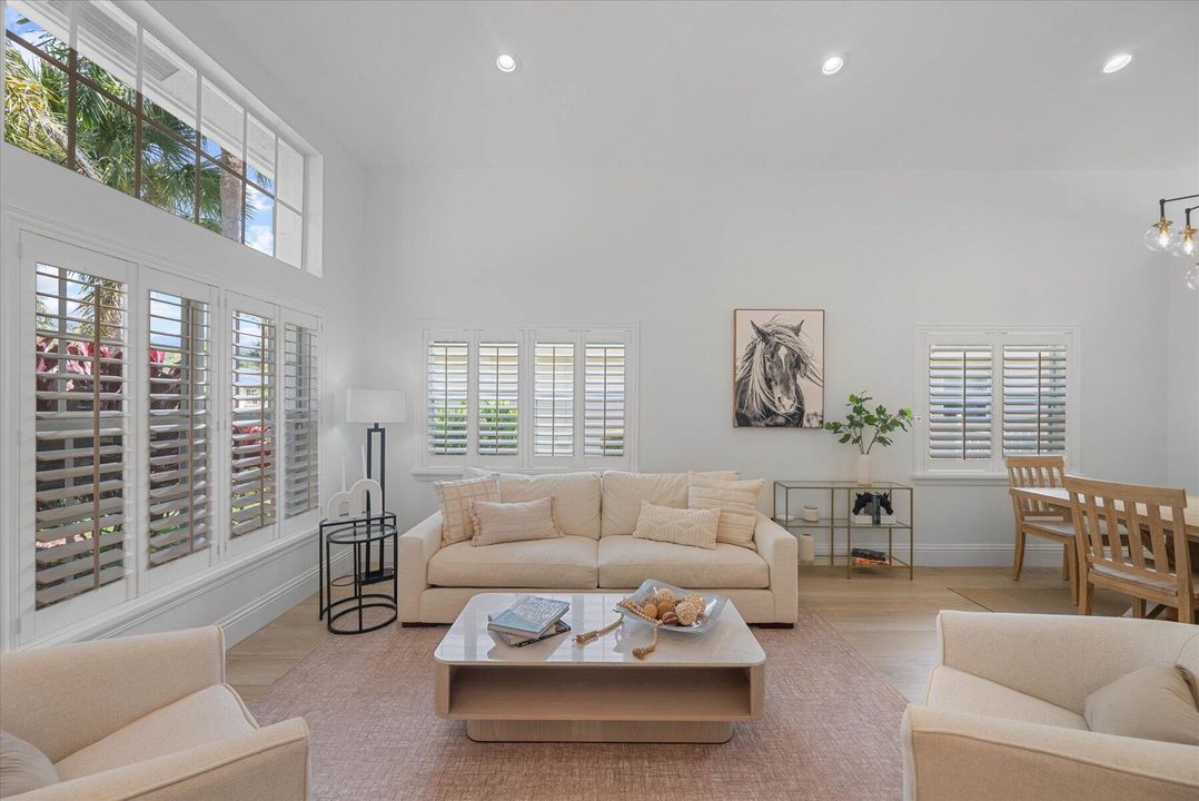 En Renta: $12,500 (4 camas, 2 baños, 2442 Pies cuadrados)