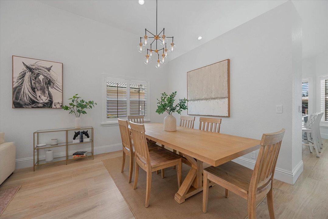 En Renta: $12,500 (4 camas, 2 baños, 2442 Pies cuadrados)