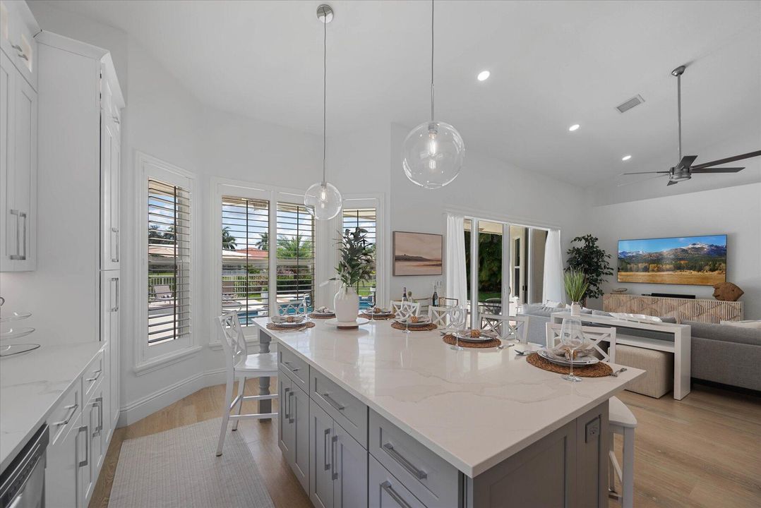 En Renta: $12,500 (4 camas, 2 baños, 2442 Pies cuadrados)