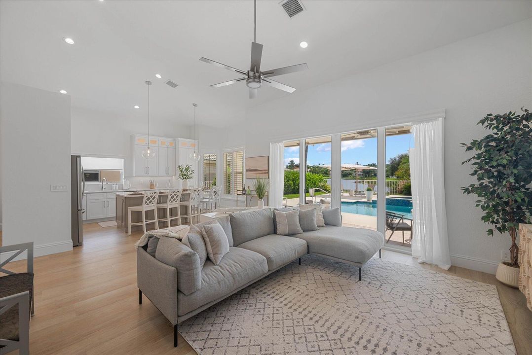 En Renta: $12,500 (4 camas, 2 baños, 2442 Pies cuadrados)