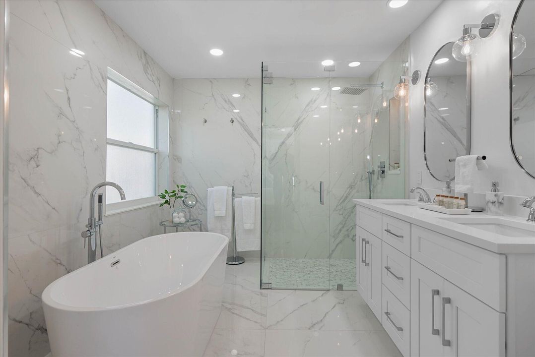 En Renta: $12,500 (4 camas, 2 baños, 2442 Pies cuadrados)