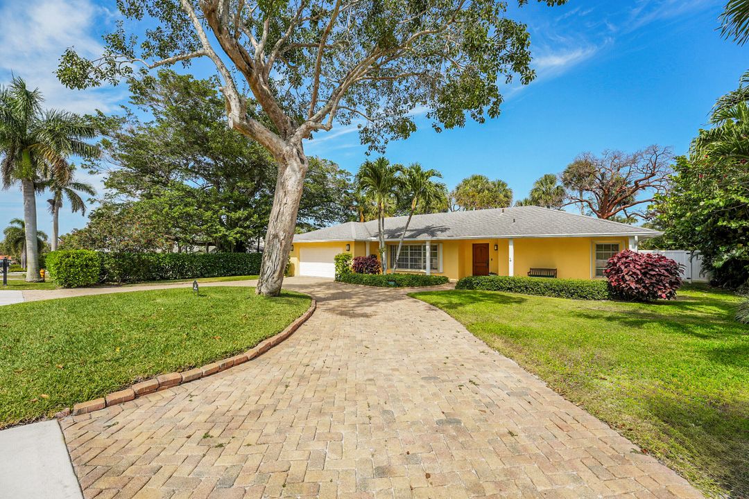 For Sale: $920,000 (2 beds, 2 baths, 1862 Square Feet)