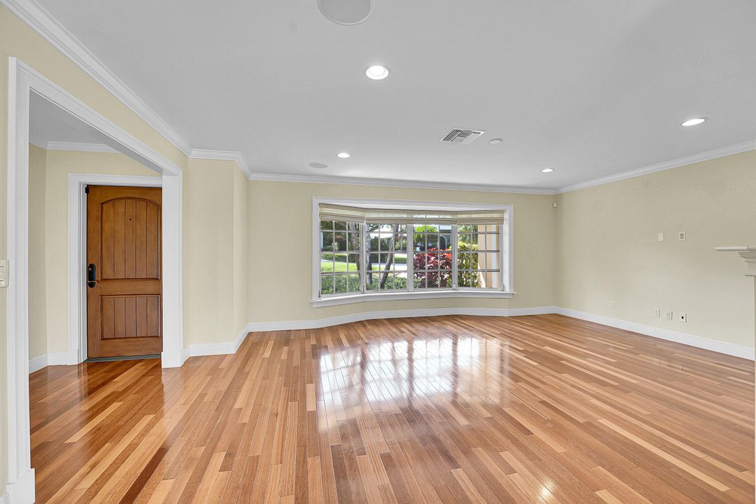 For Sale: $920,000 (2 beds, 2 baths, 1862 Square Feet)