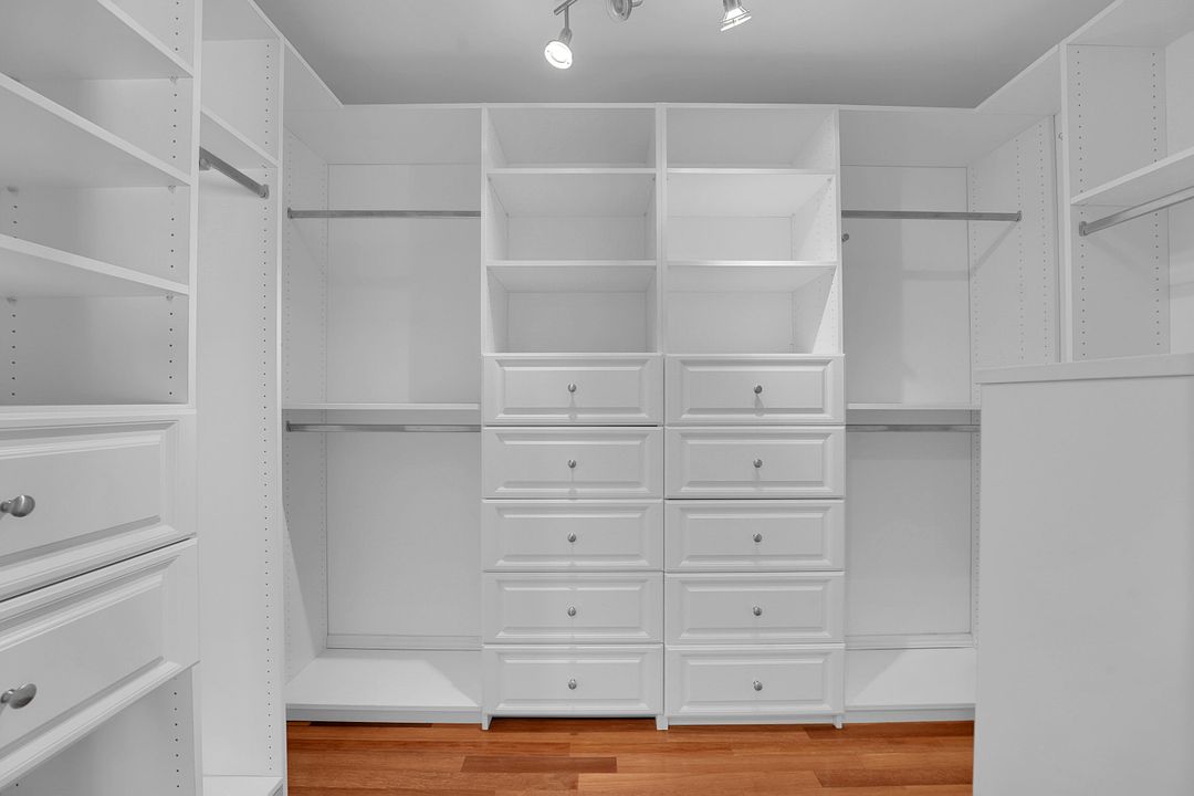 For Sale: $920,000 (2 beds, 2 baths, 1862 Square Feet)