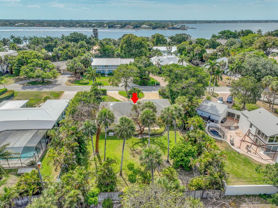 For Sale: $920,000 (2 beds, 2 baths, 1862 Square Feet)