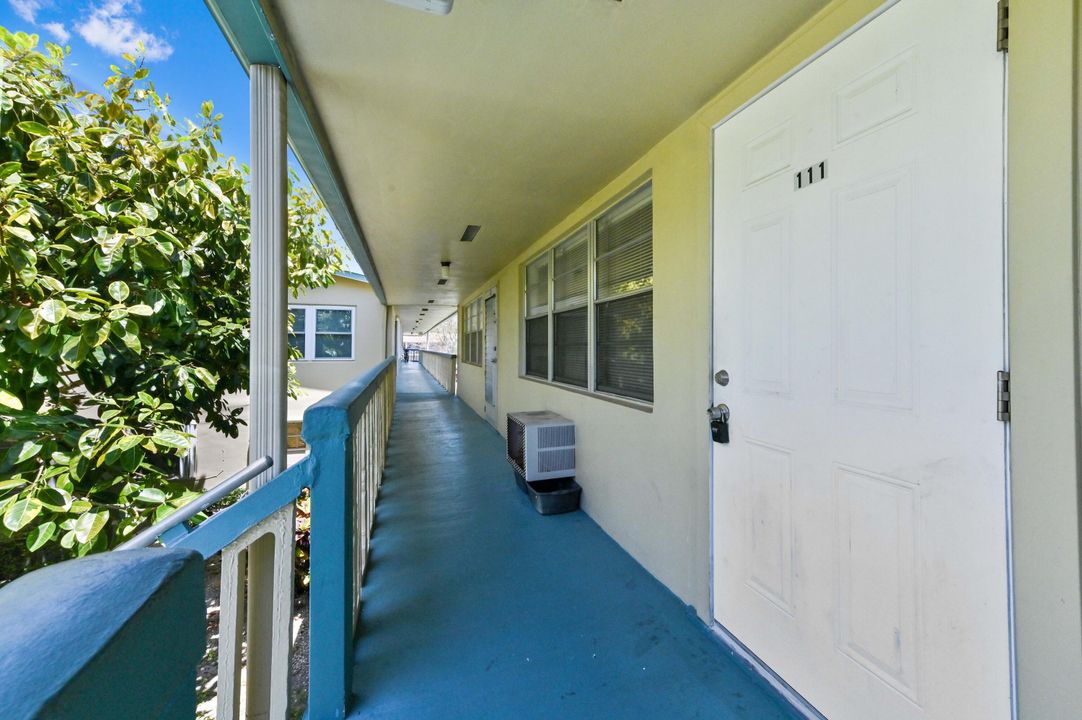 For Sale: $57,000 (1 beds, 1 baths, 570 Square Feet)