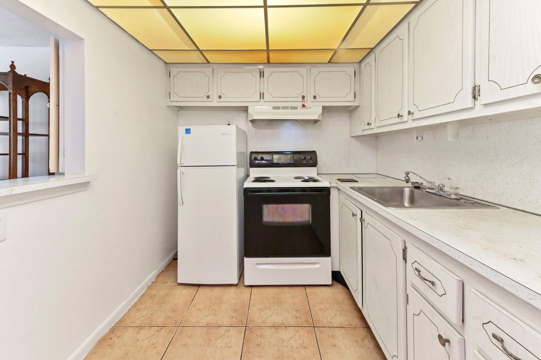 For Sale: $57,000 (1 beds, 1 baths, 570 Square Feet)