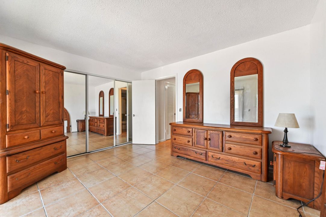 For Sale: $57,000 (1 beds, 1 baths, 570 Square Feet)