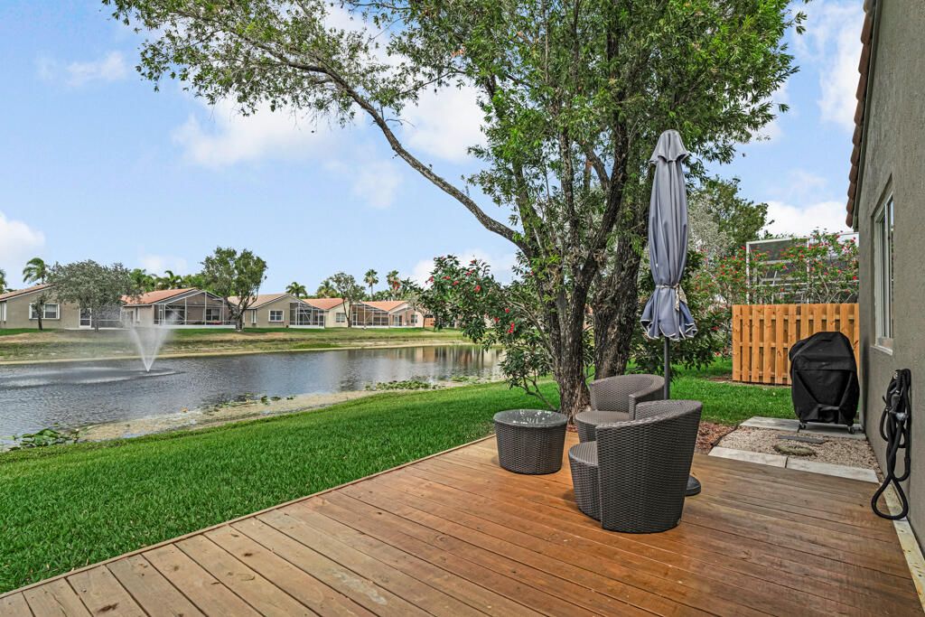 Recently Sold: $520,000 (2 beds, 2 baths, 1700 Square Feet)