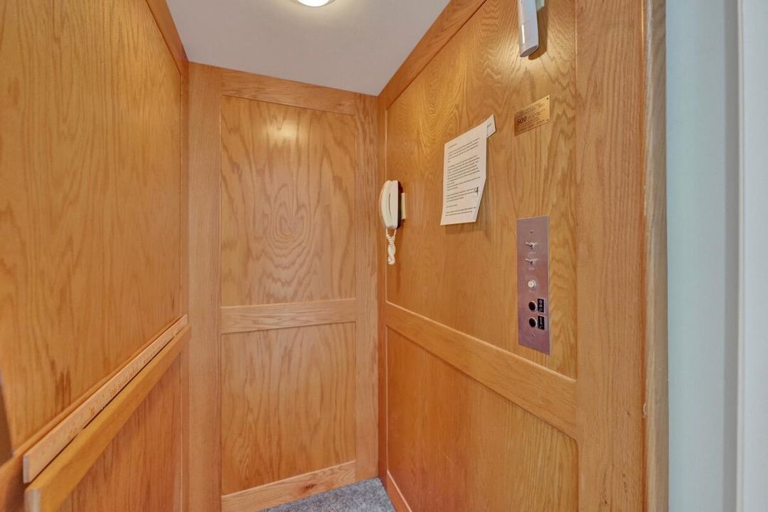 Active With Contract: $4,000 (2 beds, 2 baths, 1822 Square Feet)