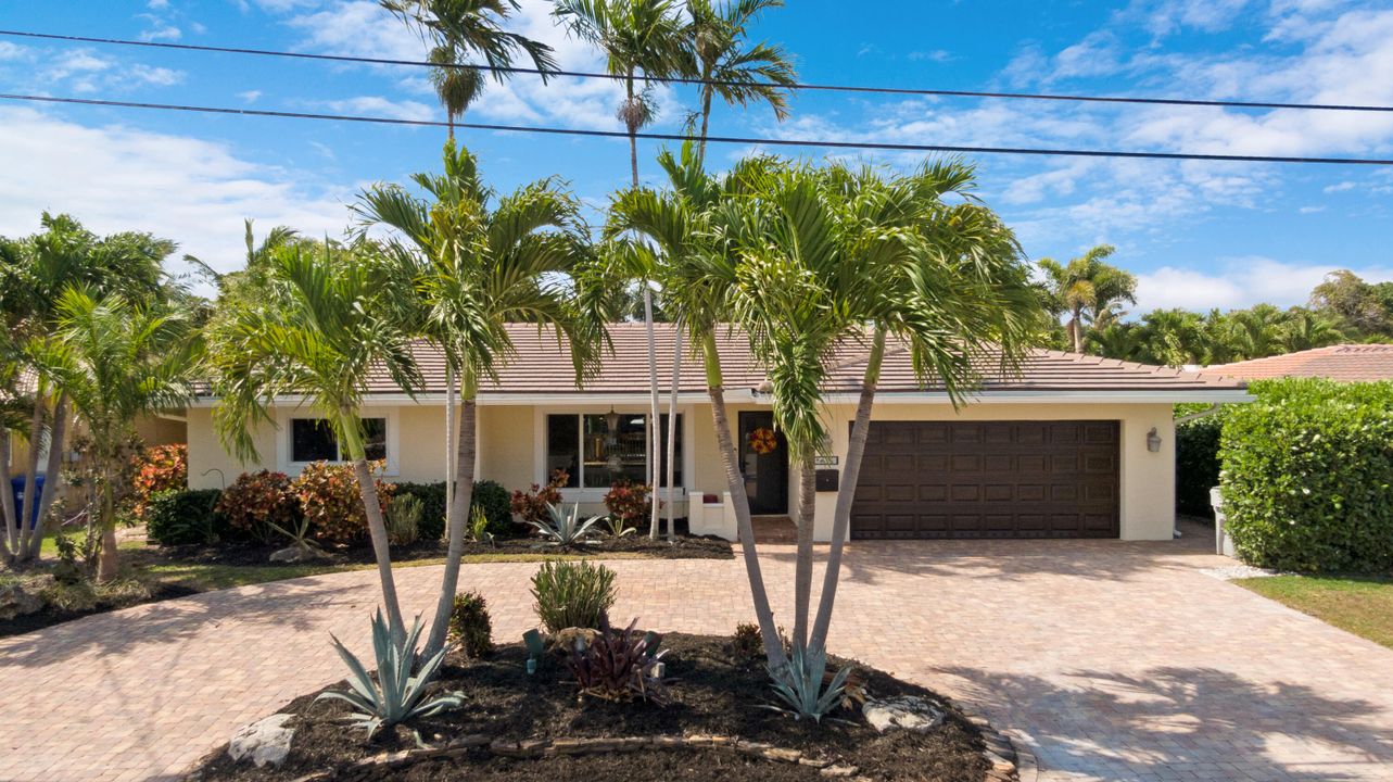 Recently Sold: $1,350,000 (3 beds, 2 baths, 2145 Square Feet)