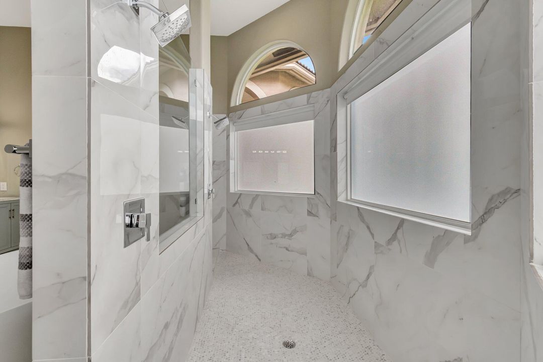 For Sale: $900,000 (4 beds, 3 baths, 2942 Square Feet)