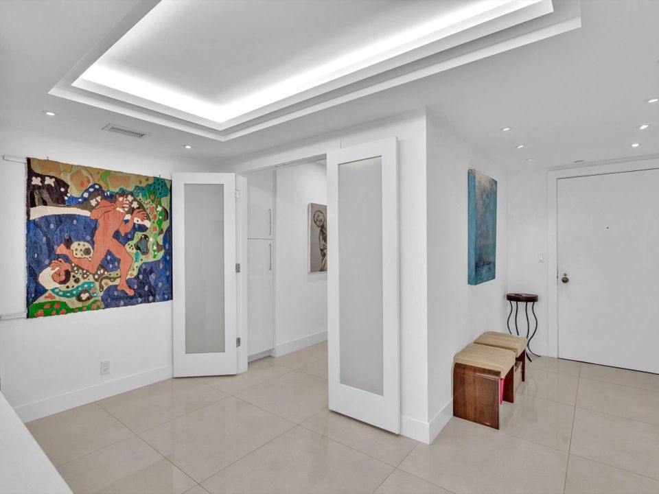 待售: $2,300,000 (2 贝兹, 2 浴室, 2072 平方英尺)