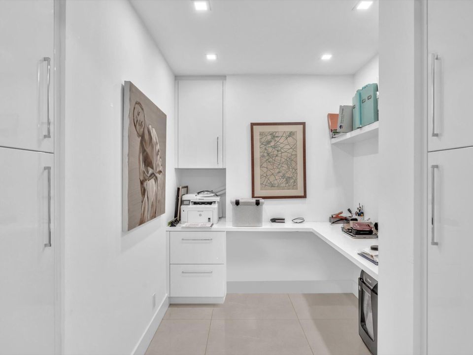 待售: $2,300,000 (2 贝兹, 2 浴室, 2072 平方英尺)