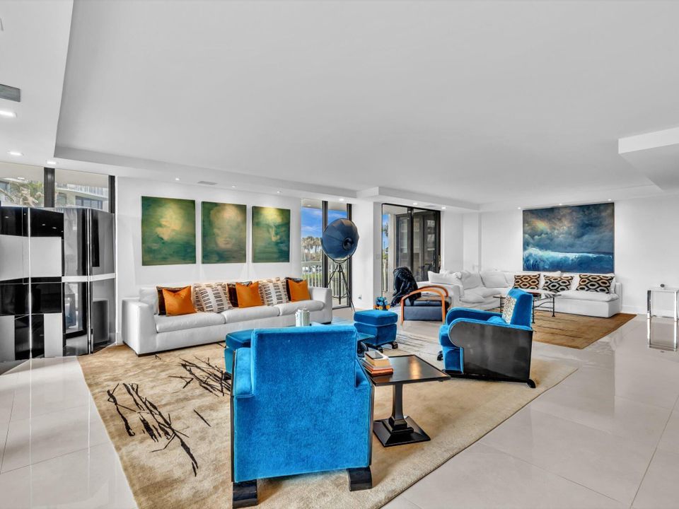 待售: $2,300,000 (2 贝兹, 2 浴室, 2072 平方英尺)