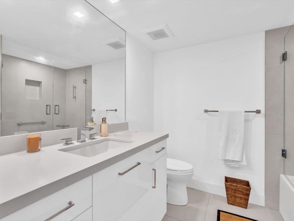 待售: $2,300,000 (2 贝兹, 2 浴室, 2072 平方英尺)