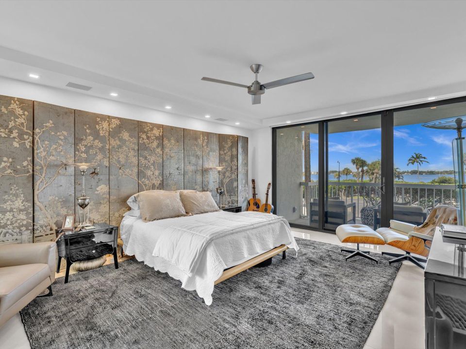 待售: $2,300,000 (2 贝兹, 2 浴室, 2072 平方英尺)