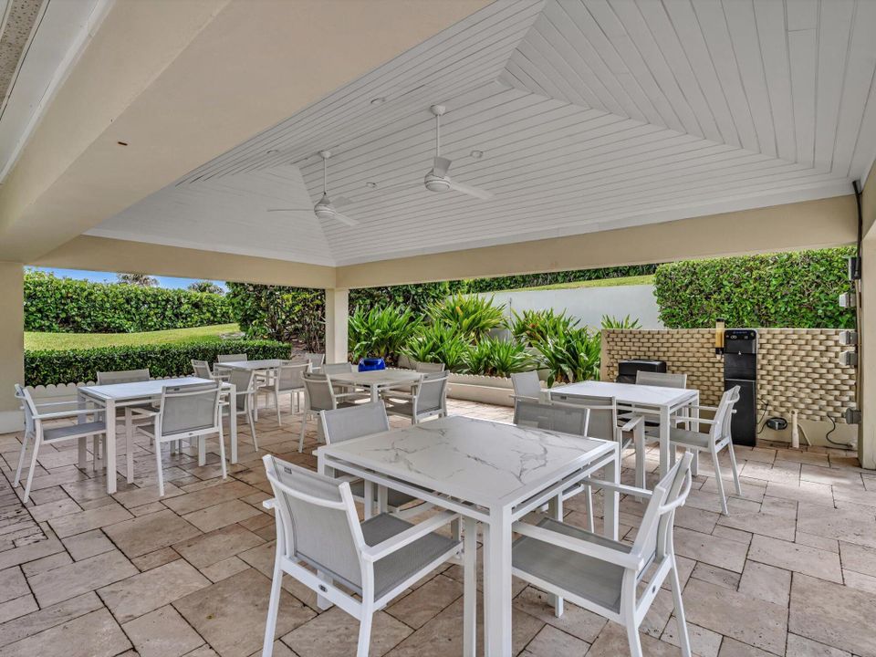 待售: $2,300,000 (2 贝兹, 2 浴室, 2072 平方英尺)