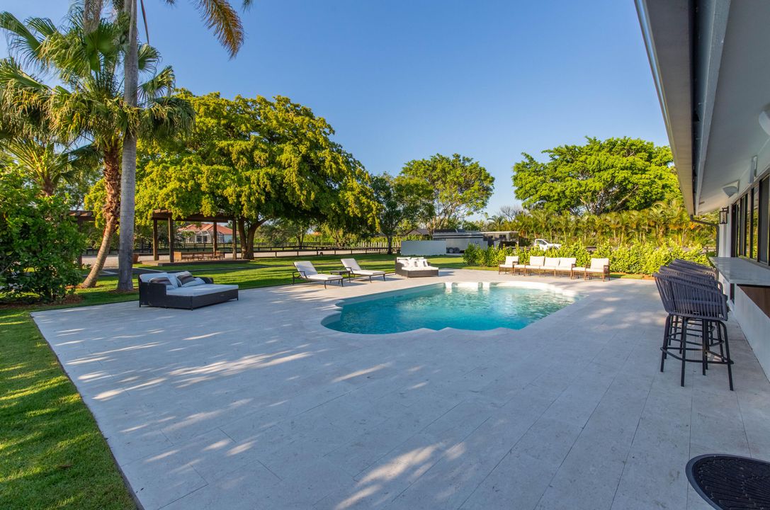 Activo con contrato: $232,500 (4 camas, 3 baños, 3254 Pies cuadrados)