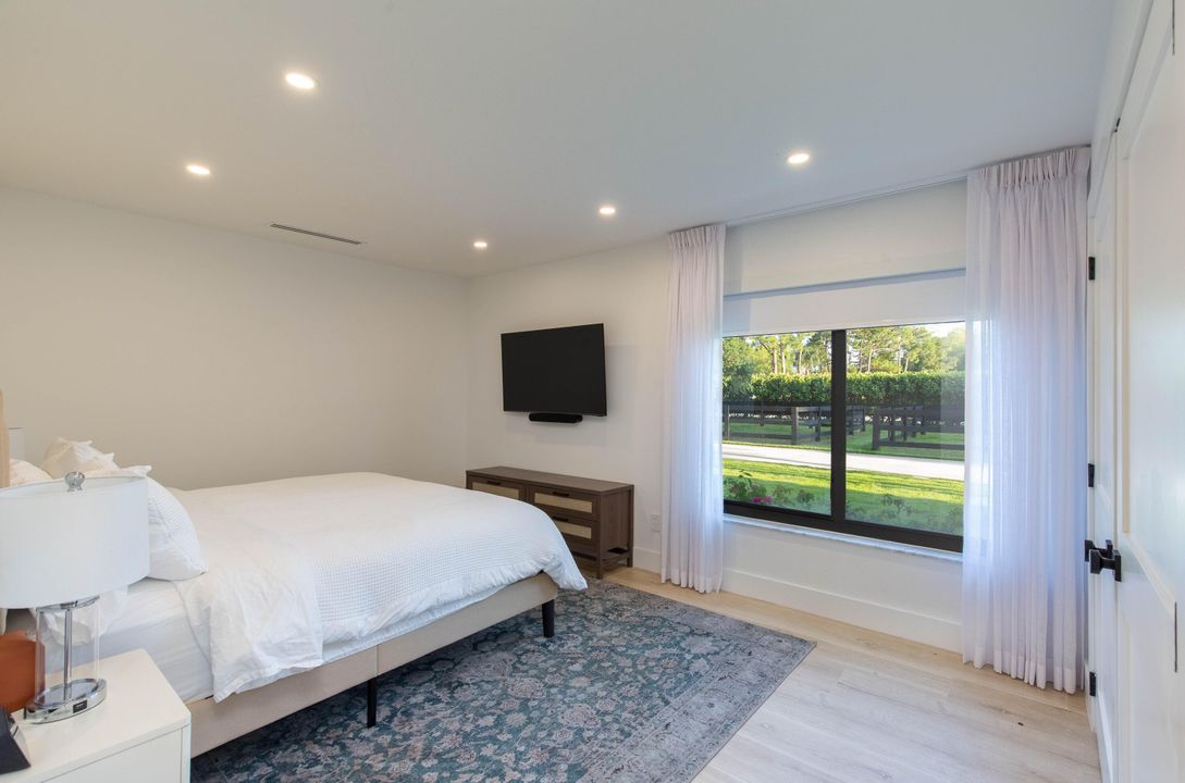 Activo con contrato: $232,500 (4 camas, 3 baños, 3254 Pies cuadrados)