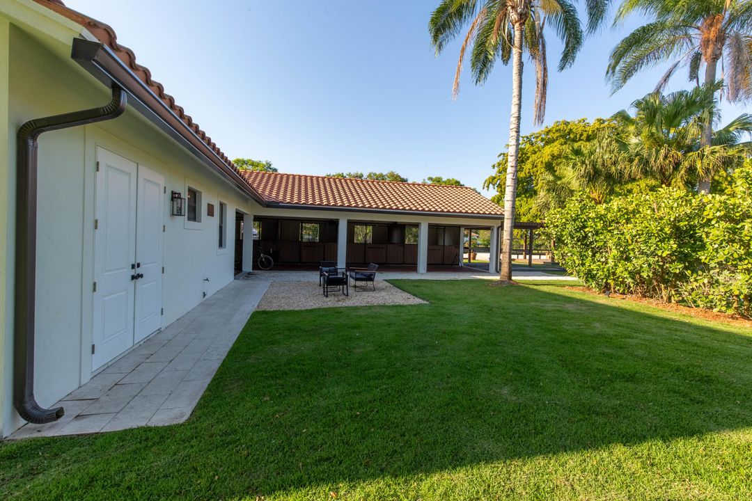 Activo con contrato: $232,500 (4 camas, 3 baños, 3254 Pies cuadrados)