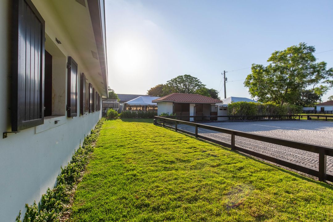 Activo con contrato: $232,500 (4 camas, 3 baños, 3254 Pies cuadrados)