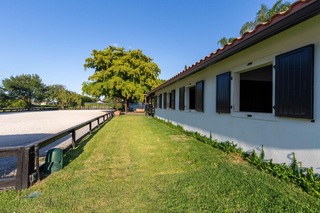 Activo con contrato: $232,500 (4 camas, 3 baños, 3254 Pies cuadrados)