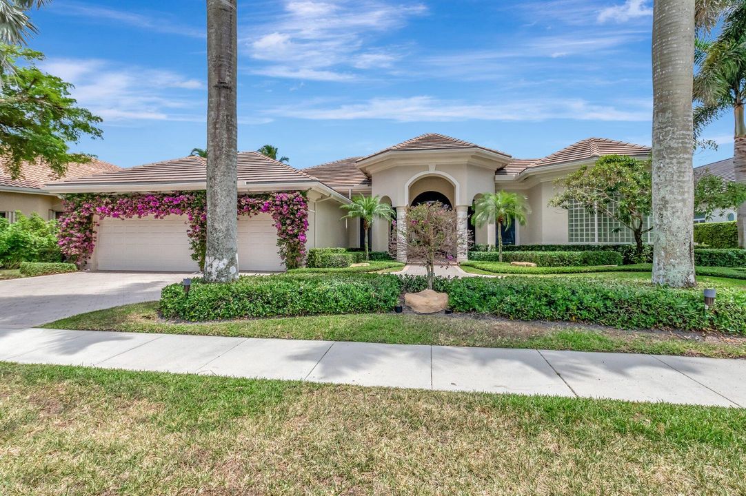 Recently Sold: $4,699,000 (4 beds, 4 baths, 4200 Square Feet)