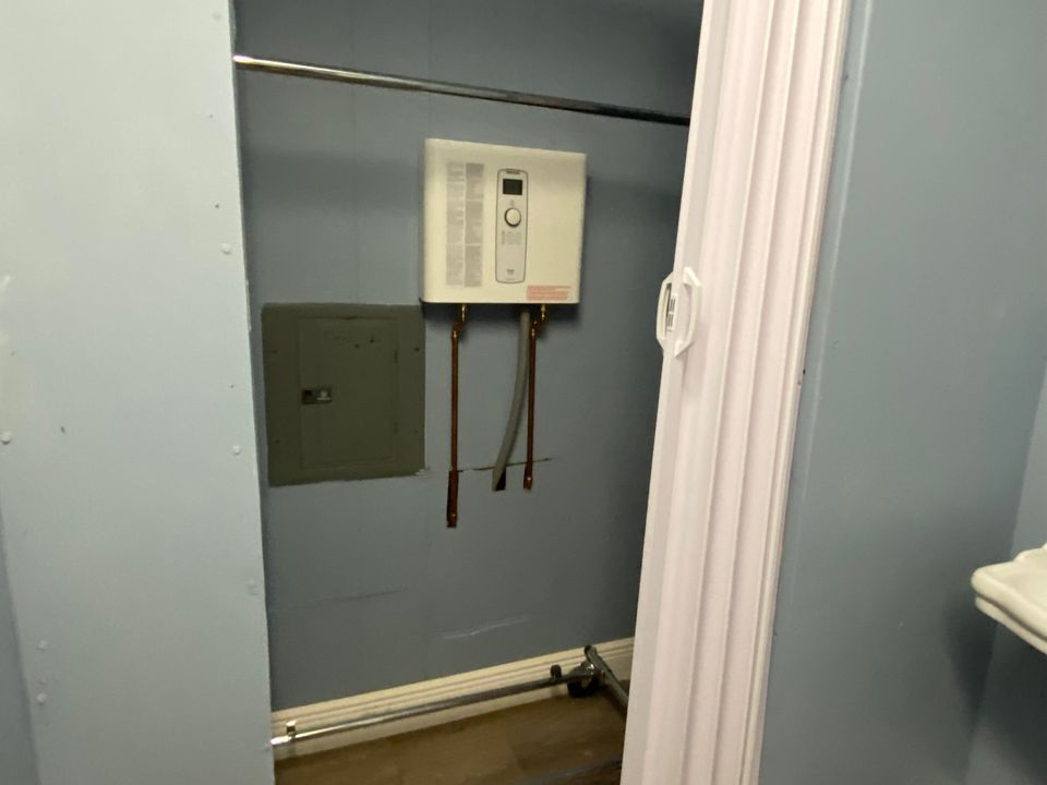 En Renta: $1,550 (0 camas, 1 baños, 320 Pies cuadrados)