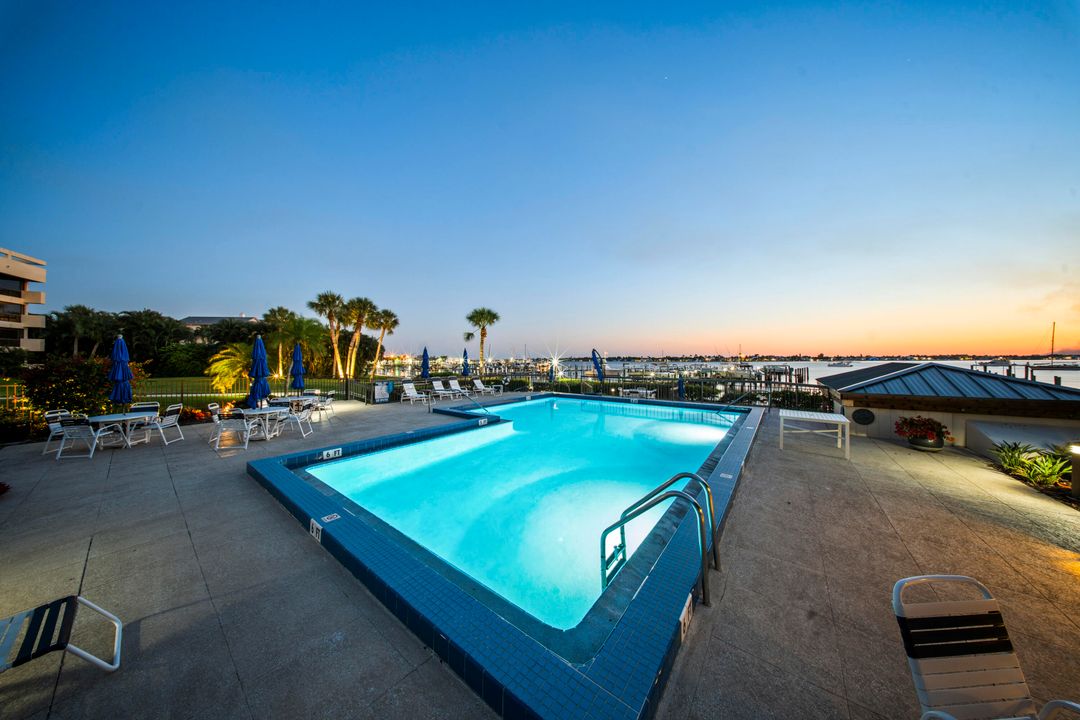 For Sale: $674,888 (2 beds, 2 baths, 1570 Square Feet)