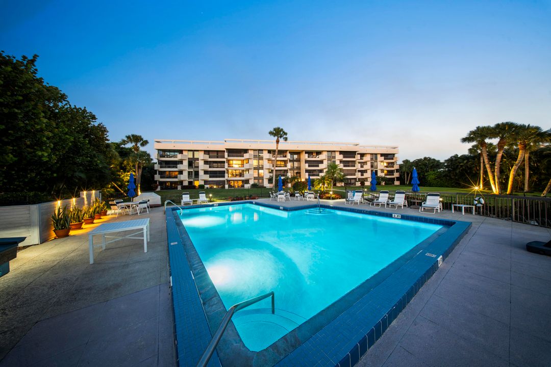 For Sale: $674,888 (2 beds, 2 baths, 1570 Square Feet)