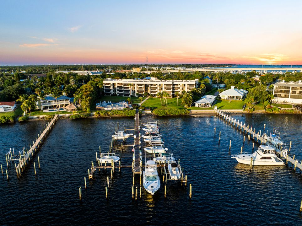 For Sale: $674,888 (2 beds, 2 baths, 1570 Square Feet)