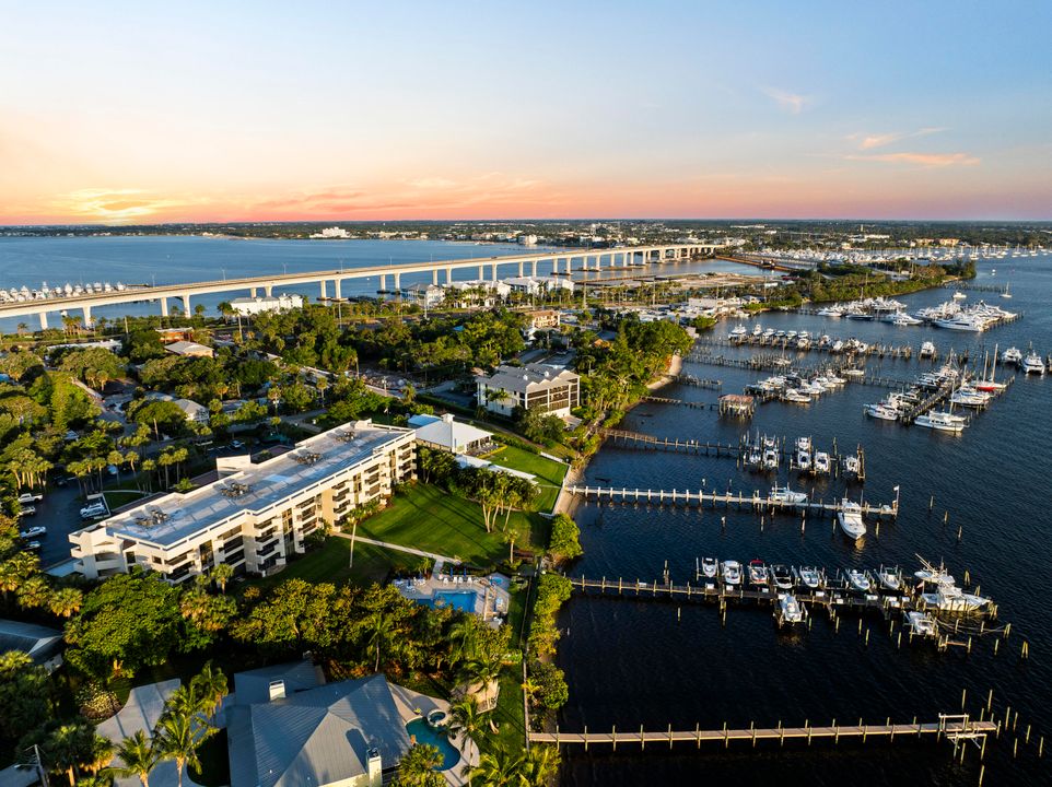 For Sale: $674,888 (2 beds, 2 baths, 1570 Square Feet)